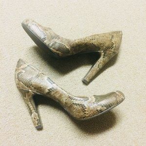 Jessica Simpson Brown Snake Print Heels